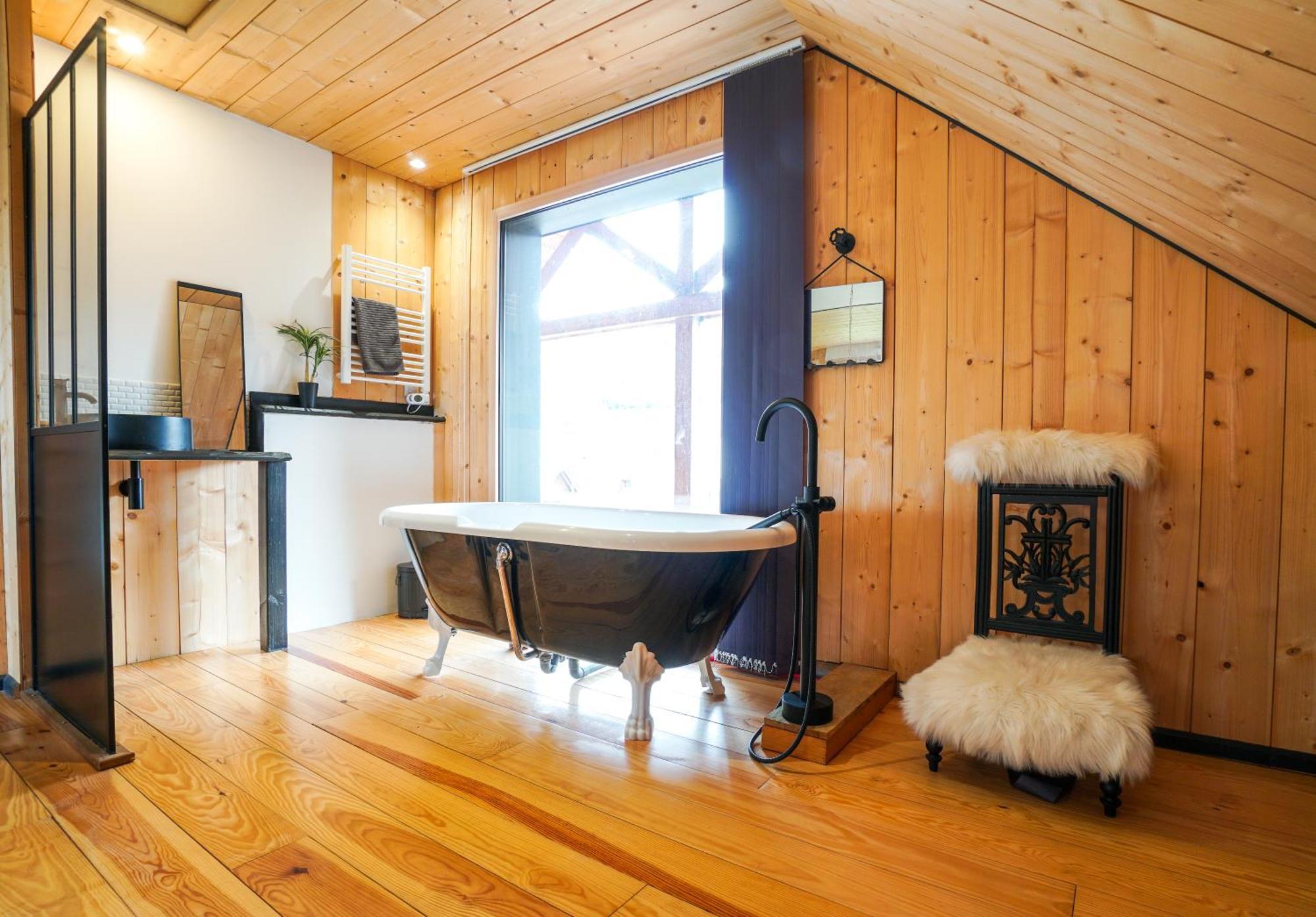 Chalet Le Petit Repaire De Sailhan,