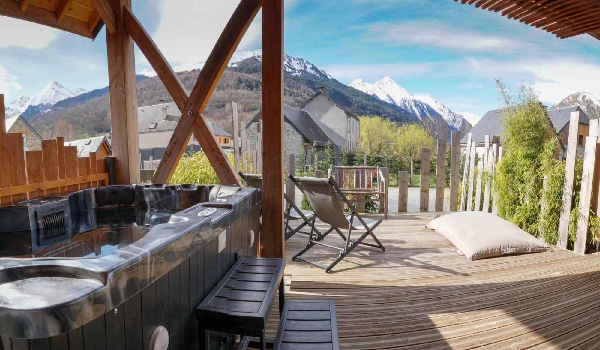 Chalet Le Petit Repaire De Sailhan, *